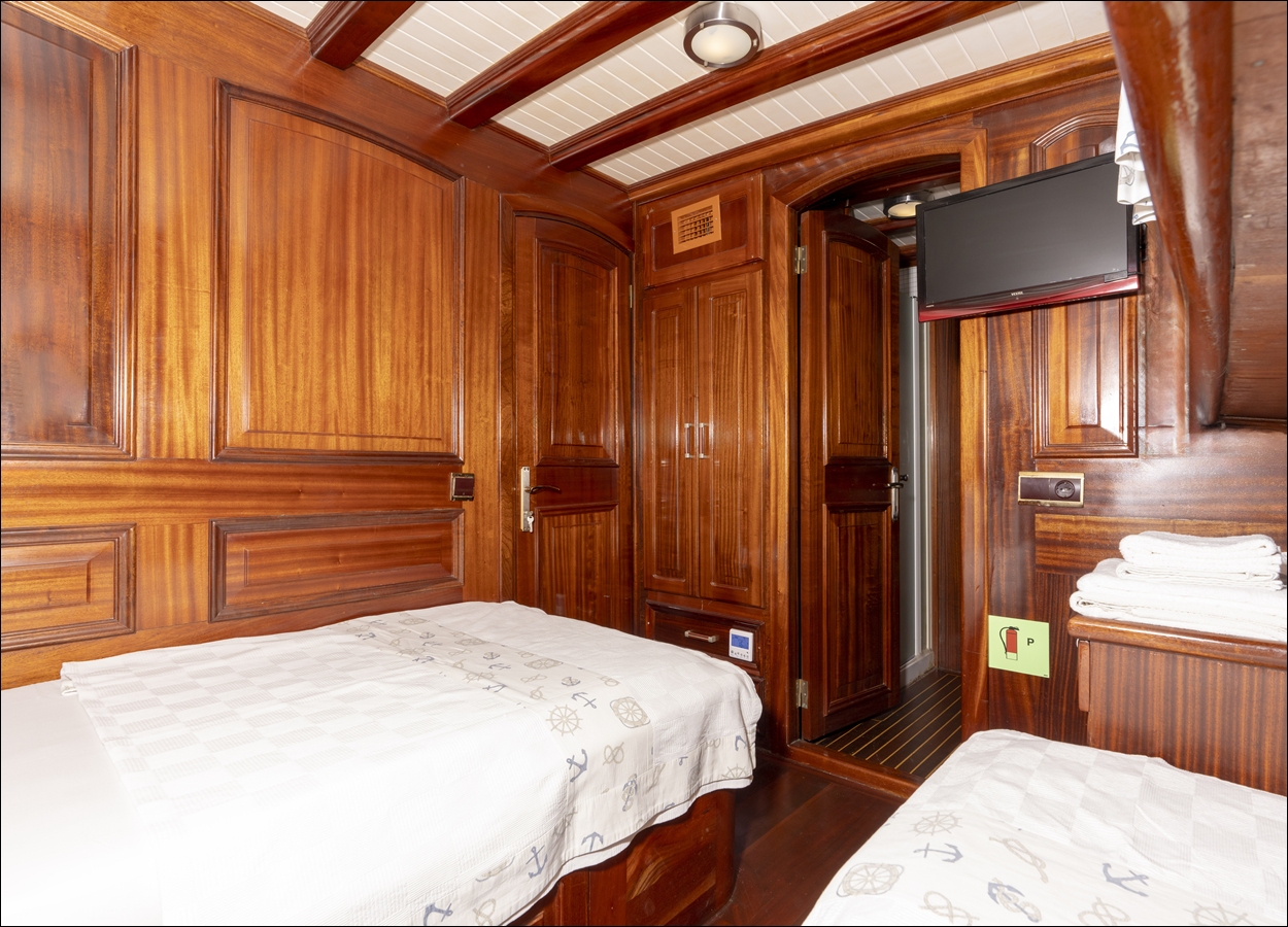 FURKAN III -DORİS ( LUX YACHT)